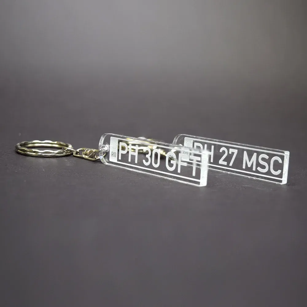 Breloc Personalizat Cu Număr Auto - Model Transparent Breloc Personalizat Cu Număr Auto - Model Transparent