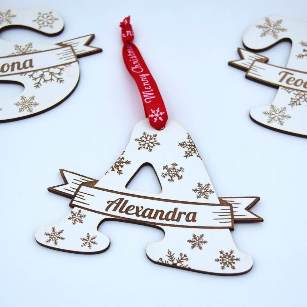 Glob Personalizat Literă Cu Nume - Lemn Alb