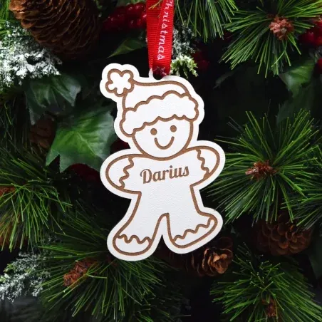 Glob Personalizat Cu Nume - Gingerbread Băiat - Lemn Alb Glob Personalizat Cu Nume - Gingerbread Băiat - Lemn Alb